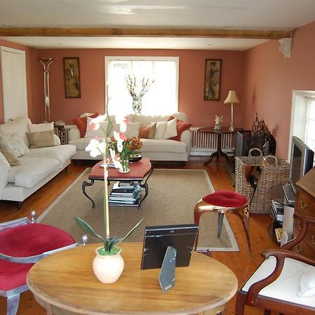 Stoke by Clare Pickwick House B&B 외부 사진