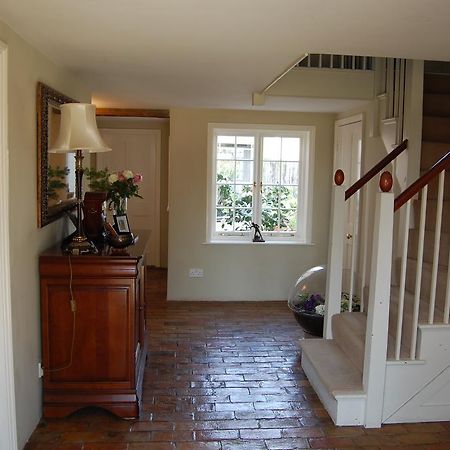 Stoke by Clare Pickwick House B&B 외부 사진