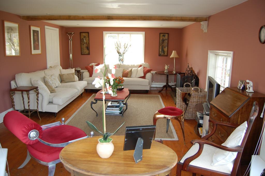 Stoke by Clare Pickwick House B&B 외부 사진