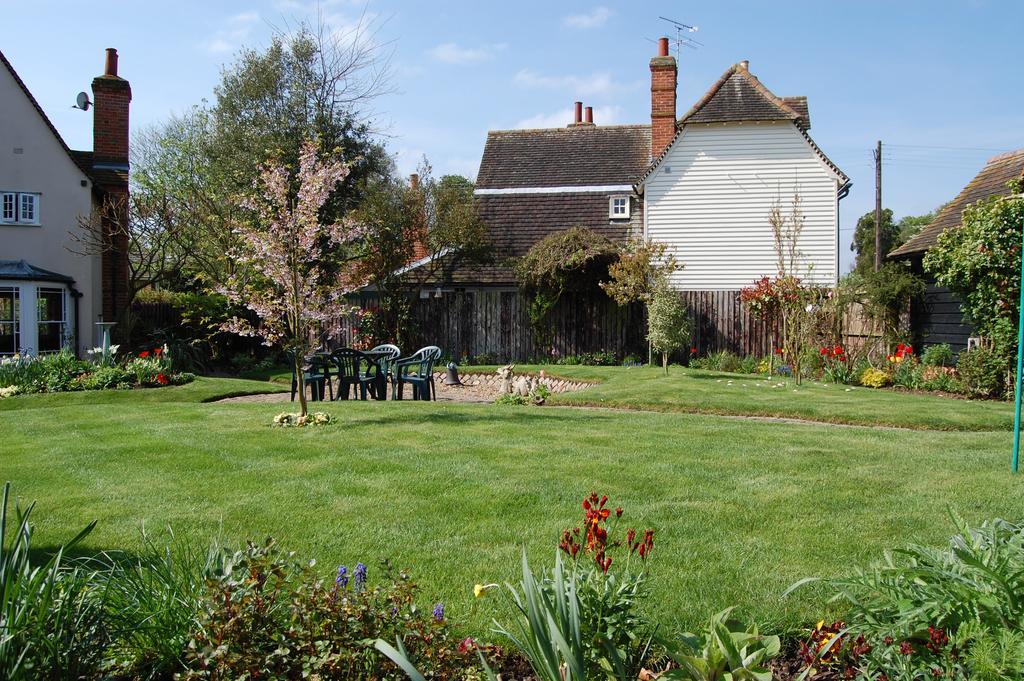 Stoke by Clare Pickwick House B&B 외부 사진