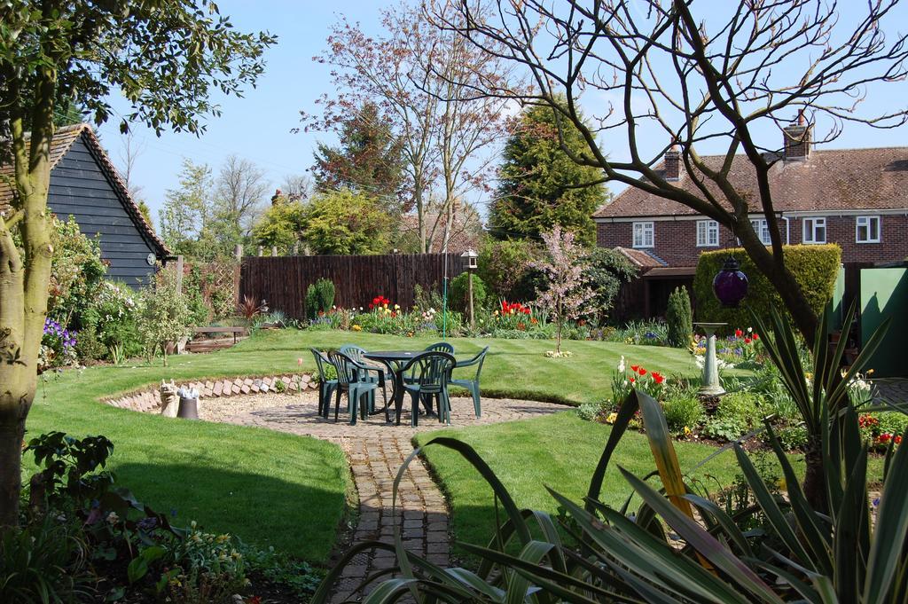 Stoke by Clare Pickwick House B&B 외부 사진
